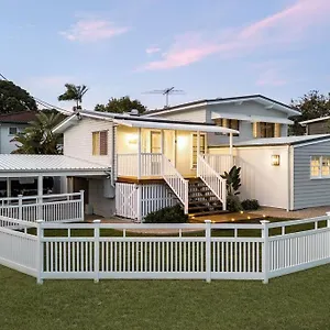 Holiday home Coastal Paradise With Pool, Margate